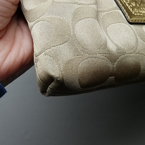 Coach wristlet - Picture 6 of 7